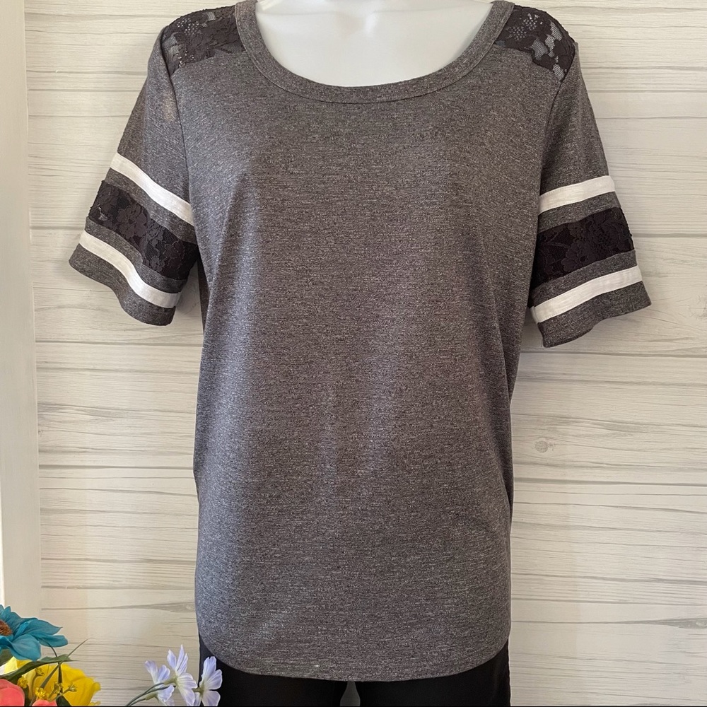 Maurices Women’s tee shirt.